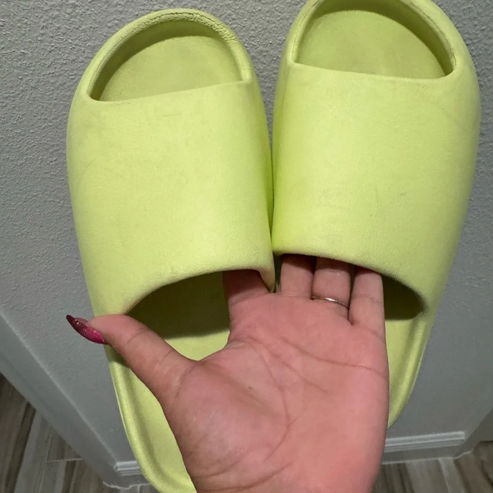 Adidas Yeezy Slides Glow Green Yellow Size 11 , no box, used - Picture 3 of 8